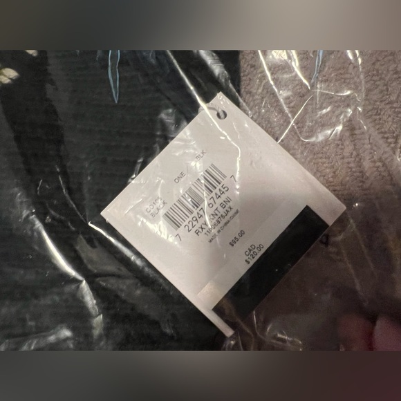 COPY - Coach Rexy Knit Beanie new with tags in packaging - Picture 7 of 7